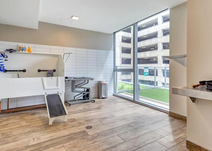 Blueground River North 2bd Chi-1114