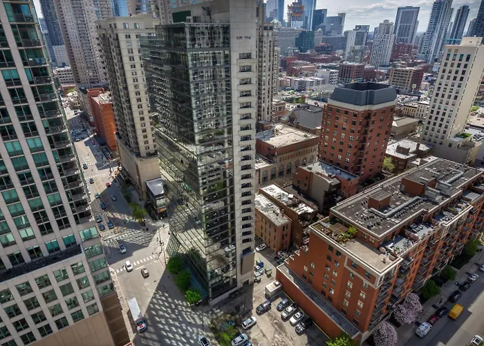 Blueground River North 2bd Chi-1114